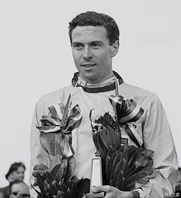 纪念传奇车手Jim Clark！莲花跑车EMIRA Clark Edition官图