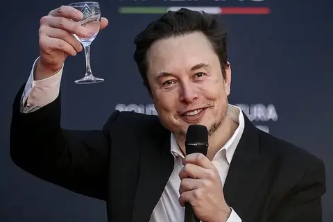 贾跃亭称牵手马斯克与特斯拉合作，下周可以回国了？